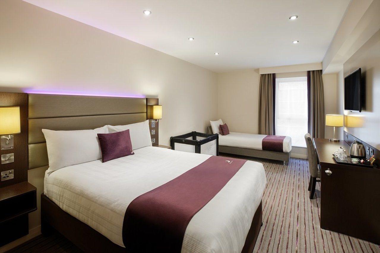 Premier Inn Sevenoaks Exterior foto