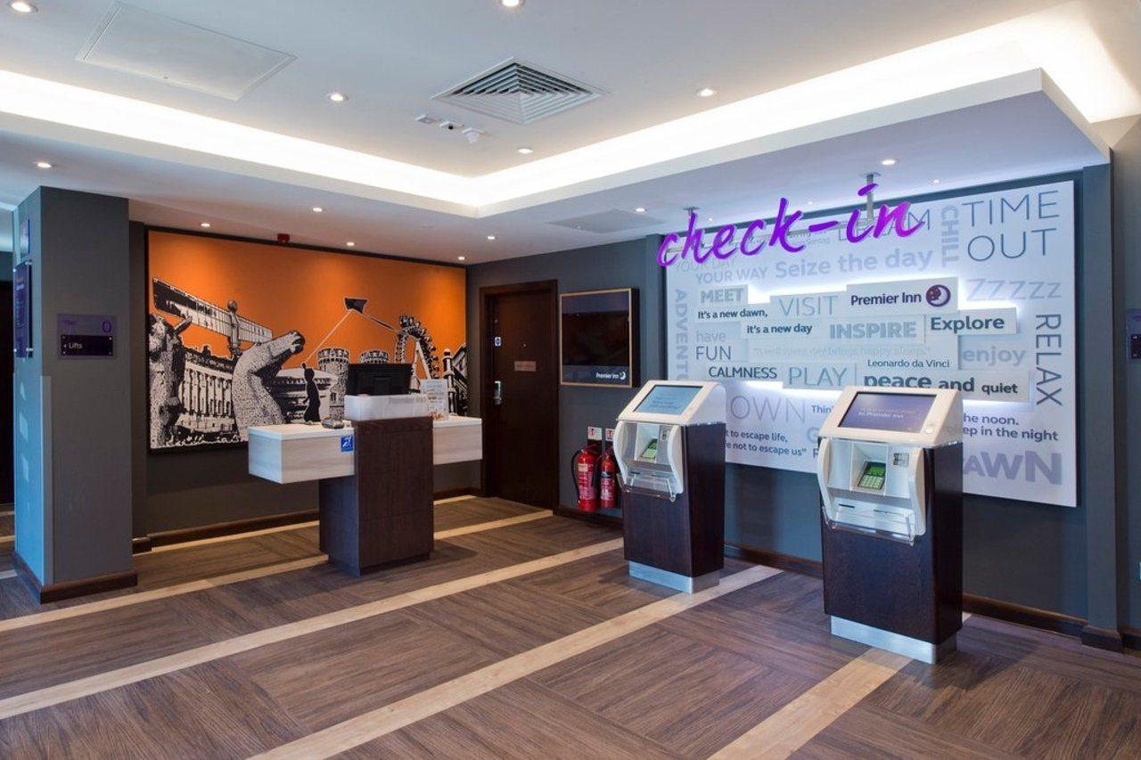 Premier Inn Sevenoaks Exterior foto